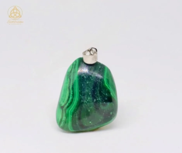pendentif-pierre-roulée-malachite-congo-william-wood-le-squeletteJPG