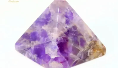 Pyramide en améthyste