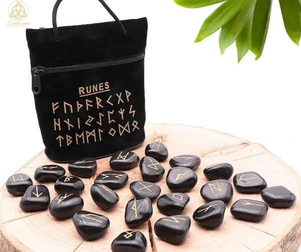 Runes en onyx du Brésil A-ésotérisme-by-william-wood
