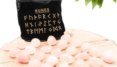 Runes en quartz rose