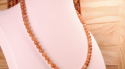 Collier Boule en pierre de soleil
