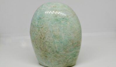 Pierre forme libre en amazonite (402g)