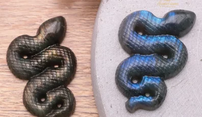 SERPENT 60MM LABRADORITE AA+ de madagascar