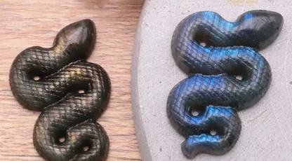 SERPENT 60MM LABRADORITE AA+ de madagascar