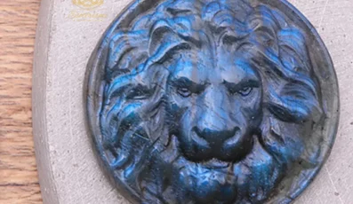 TÊTE DE LION 50MM LABRADORITE AA+