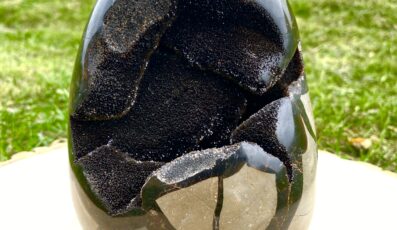 Pierre forme libre en Septaria sauvage AA (2070g)