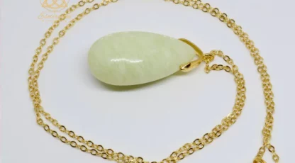Pendentif Goutte Sautoir en Jade de chine