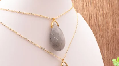 Pendentif goutte sautoir labradorite