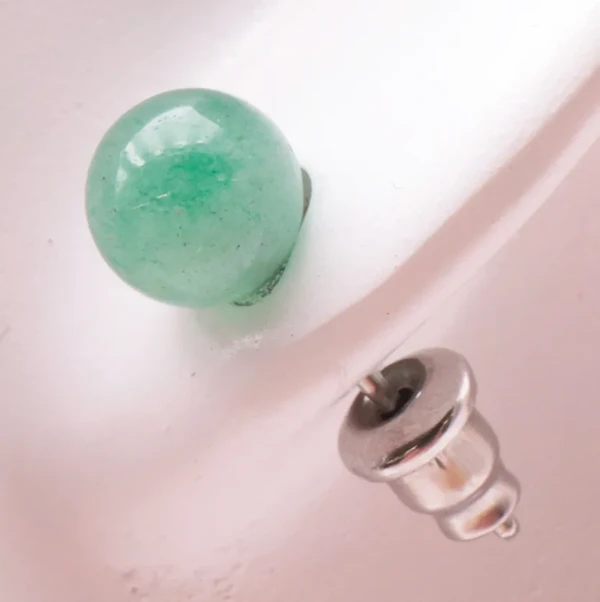 boucle-doreille-clou-en-aventurine-verte-6mm-esoterisme-by-william-wood.