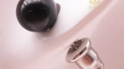 Boucles d’oreille clou obsidienne noire
