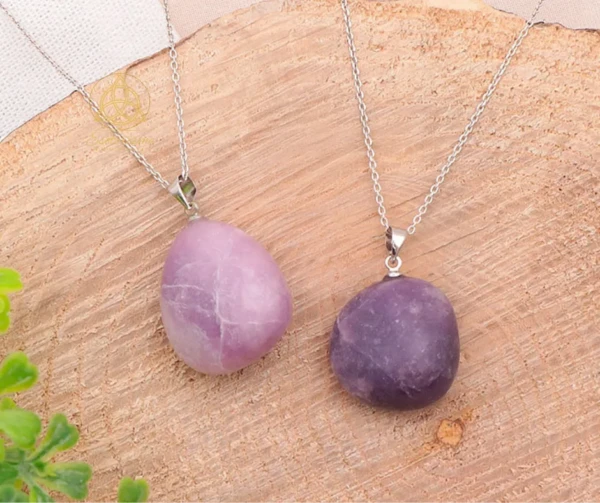 Pendentif-pierre-roulée-lépidolite-esoterisme-by-william-wood