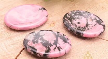 Galet anti stress 45 à 50mm rhodonite