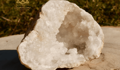 Mini Géode Cristal de roche (198g)