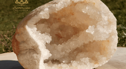 Mini Géode Cristal de roche (392g)
