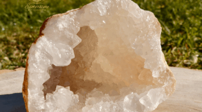 Mini Géode Cristal de roche (209g)