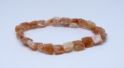 Bracelet carré pierre de soleil