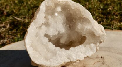 Mini Géode Cristal de roche (392g)