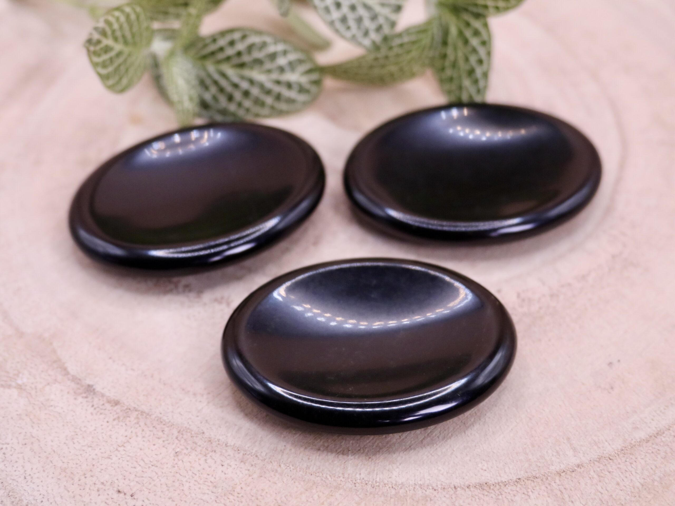 Galet anti stress obsidienne noire naturelle – bienfaits énergétiques lithothérapie