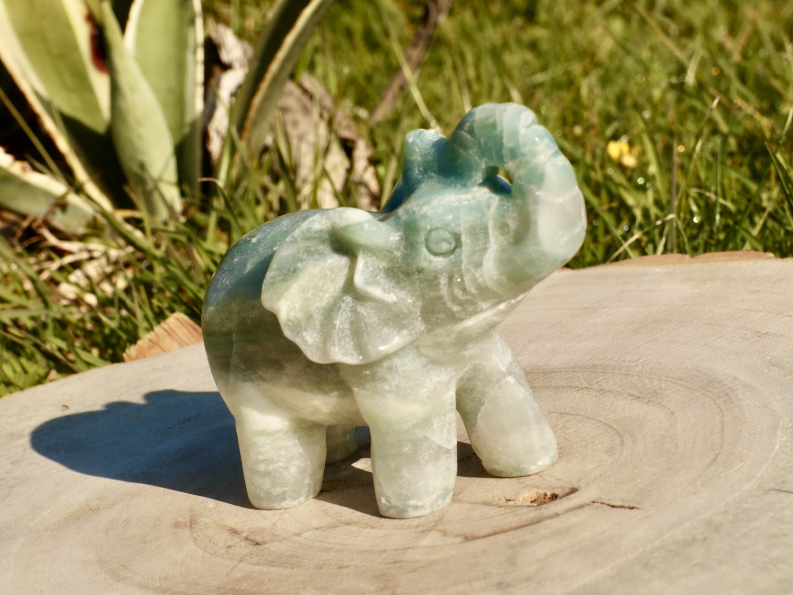 Éléphant en JADE BLEU – Image 2