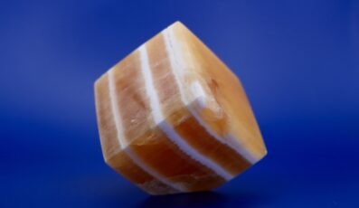 Cube en calcite Orange (184g)