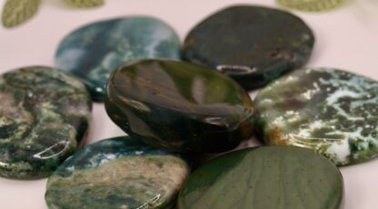 Pierre plate Jaspe vert