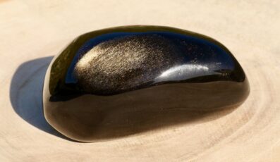 Forme libre Obsidienne Dorée