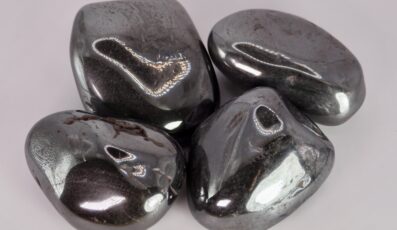 Pierre Roulée Géante Hématite