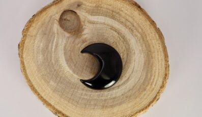 Galet lune Obsidienne noire