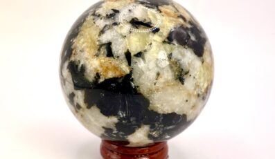 Sphère Tourmaline noire sur quartz