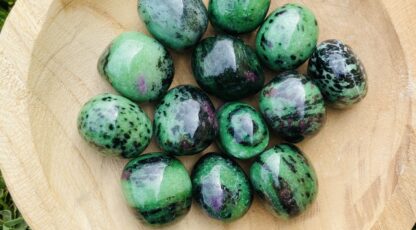 Pierre Roulée Rubis zoïsite