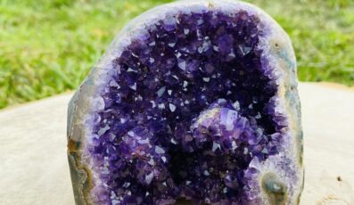 Améthyste bord brute(320g)