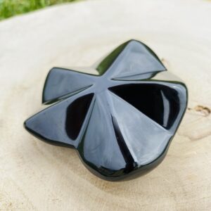 Galet forme étoile obsidienne œil céleste