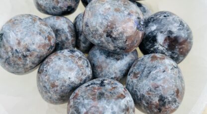 Pierre roulée Yooperlite