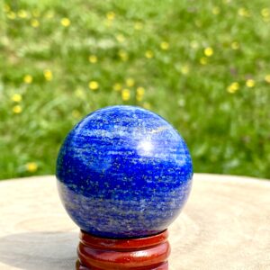 Sphère en Lapis Lazuli naturel – intuition, communication et sagesse intérieure en lithothérapie