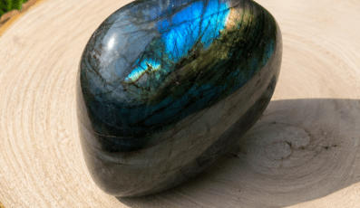 Forme libre labradorite bleue(600g)
