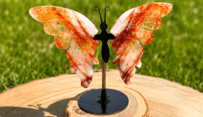 Papillon en quartz ferrugineux