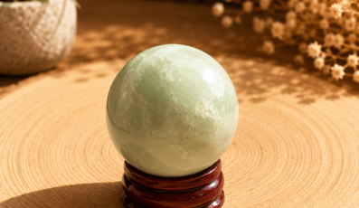 SPHÈRE EN JADE DE CHINE