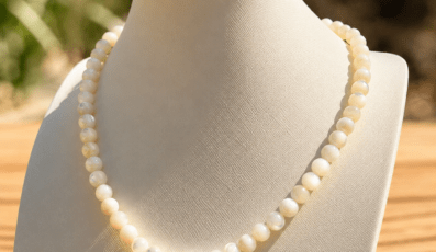 Collier Boule en Nacre